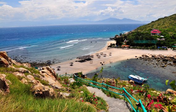 tour-hon-noi-bai-tam-doi